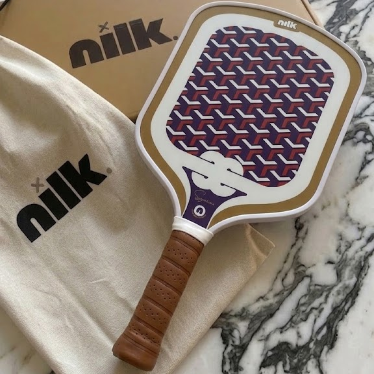 Red Coco | Raquette de pickleball NILK Signature - Idéale pour les joueurs de niveau intermédiaire